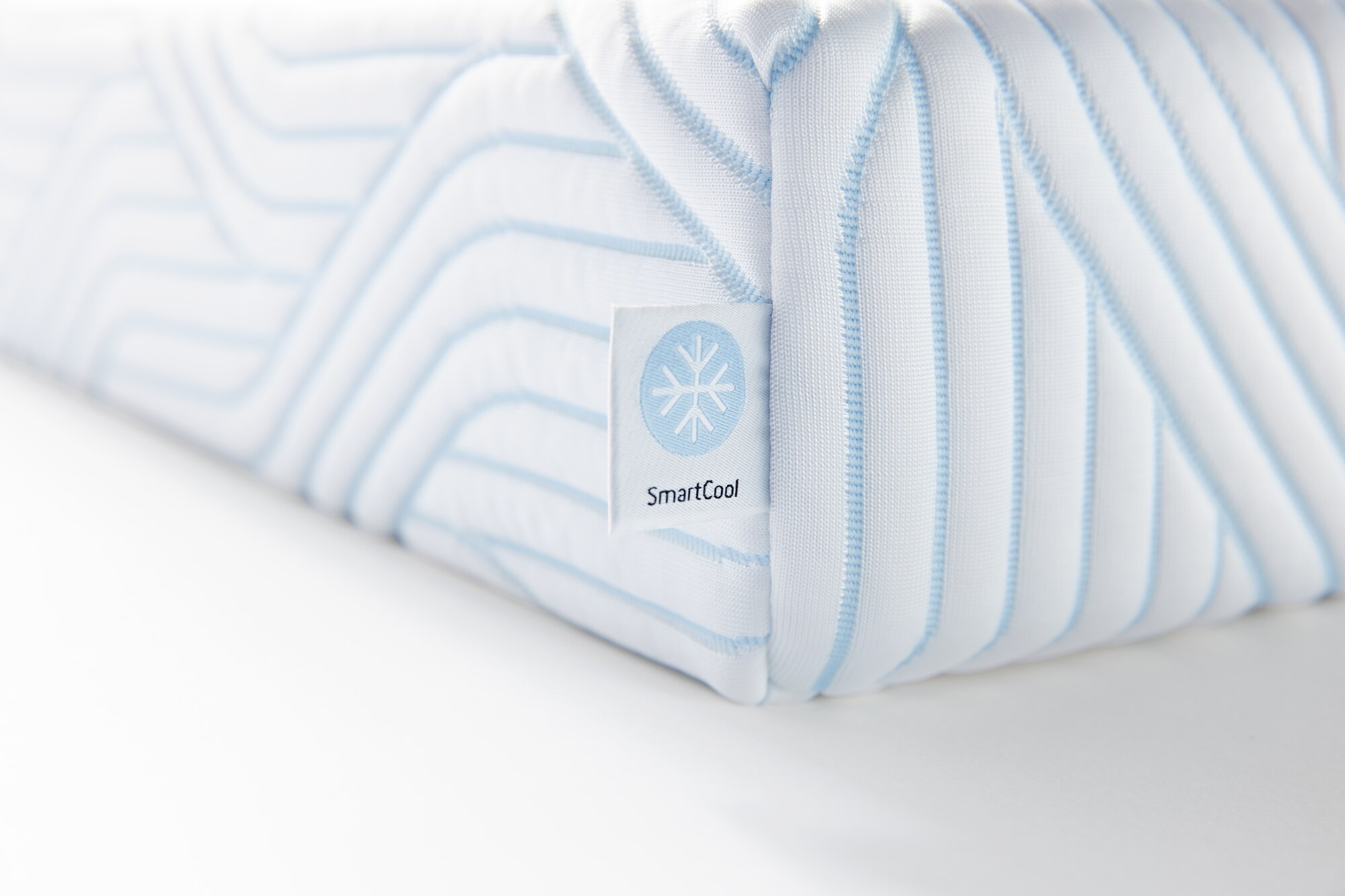 TEMPUR PRO® Plus SmartCool™ Topper | Medium