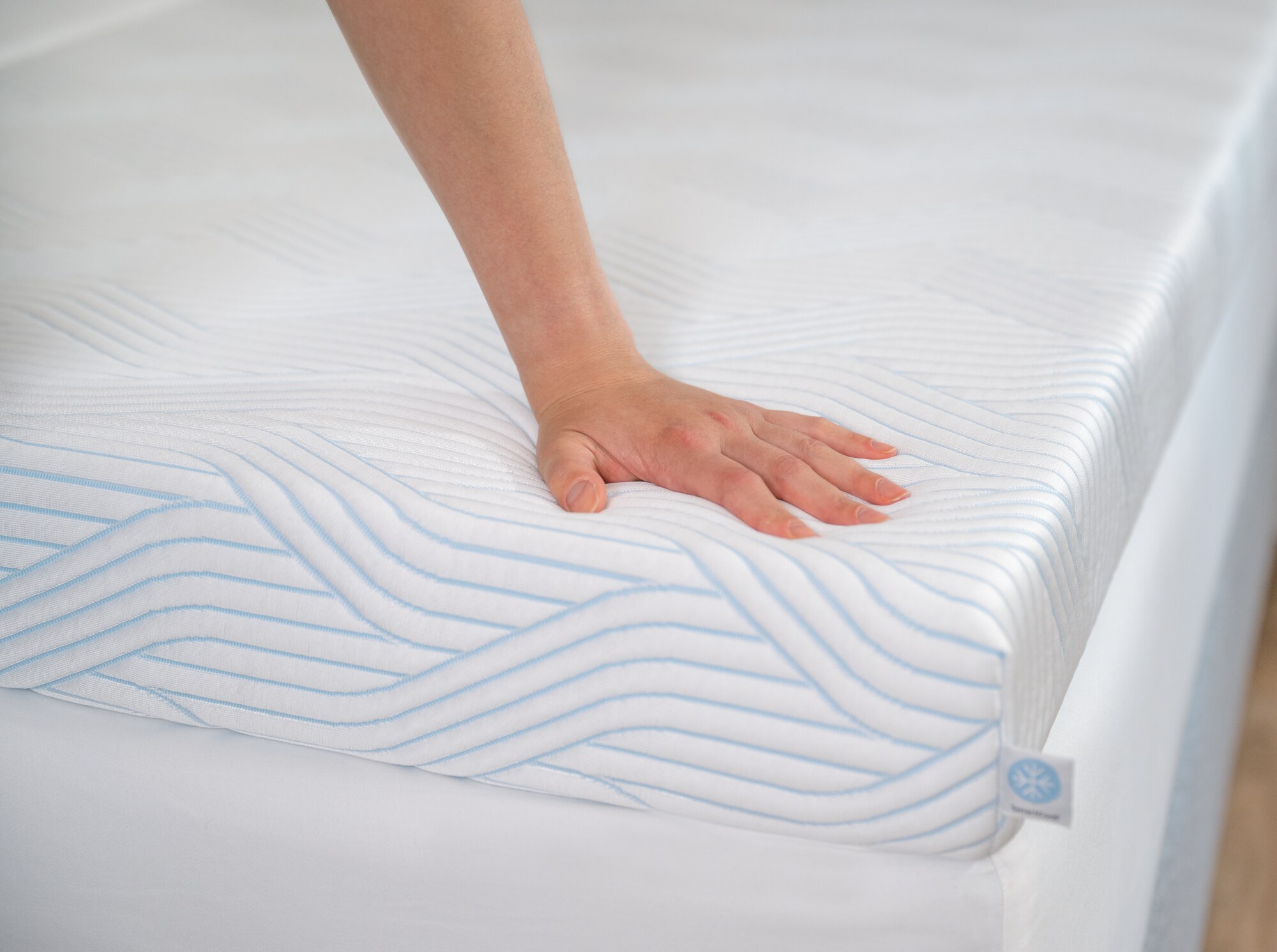 TEMPUR PRO® Plus SmartCool™ Topper | Firm