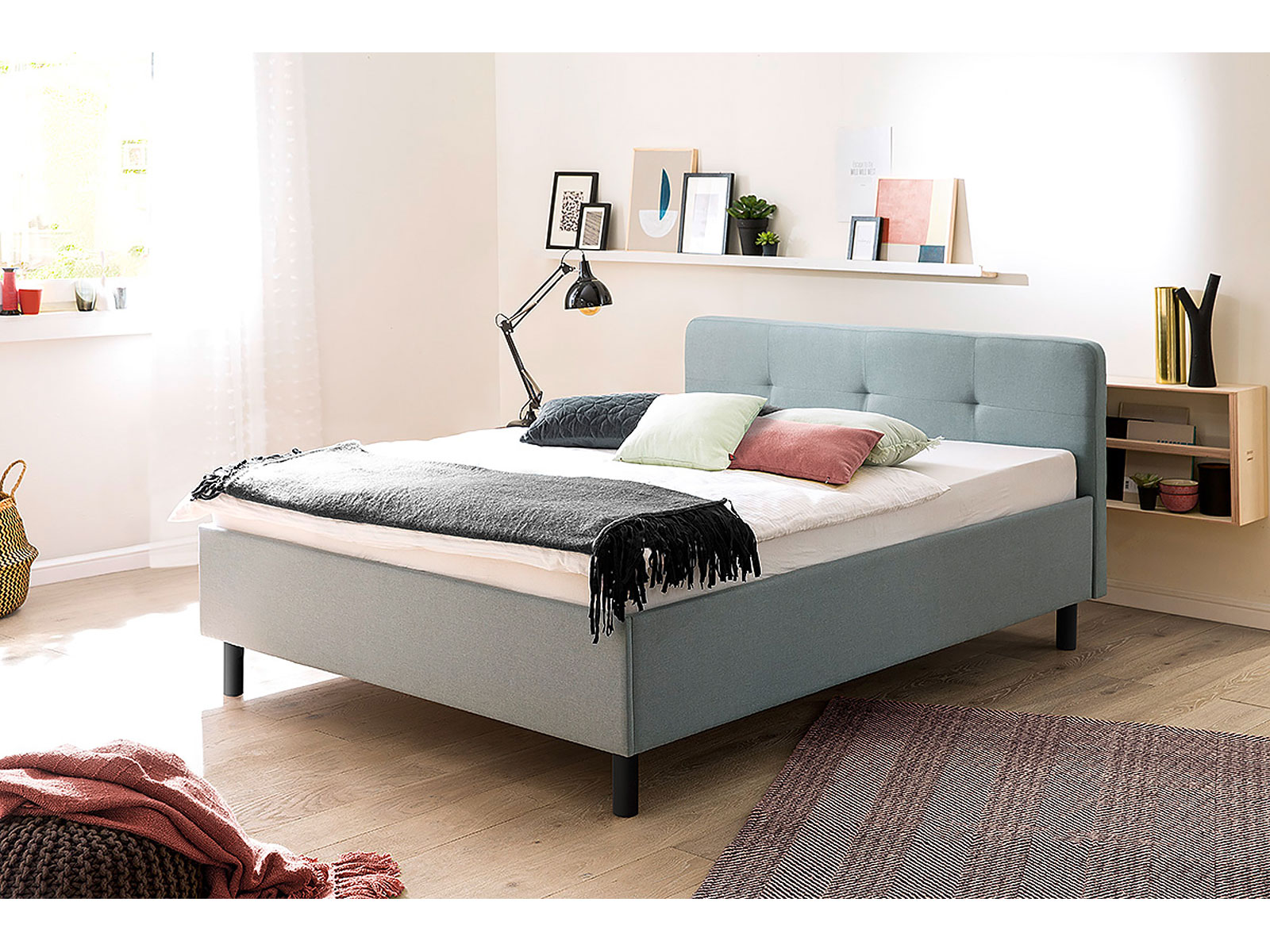 Polsterbett Amelie, Eisblau , Füße Graphit