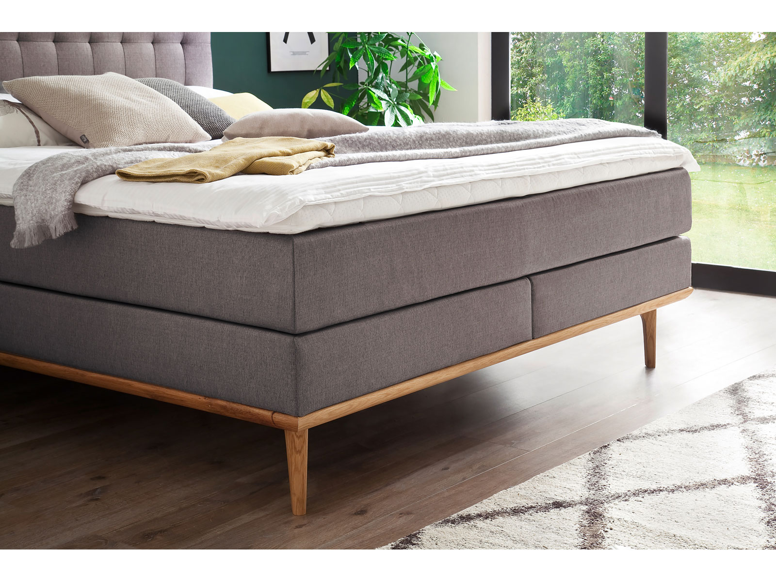 Boxspringbett Massello, Farbe Taupe, Holz Eichefarbig
