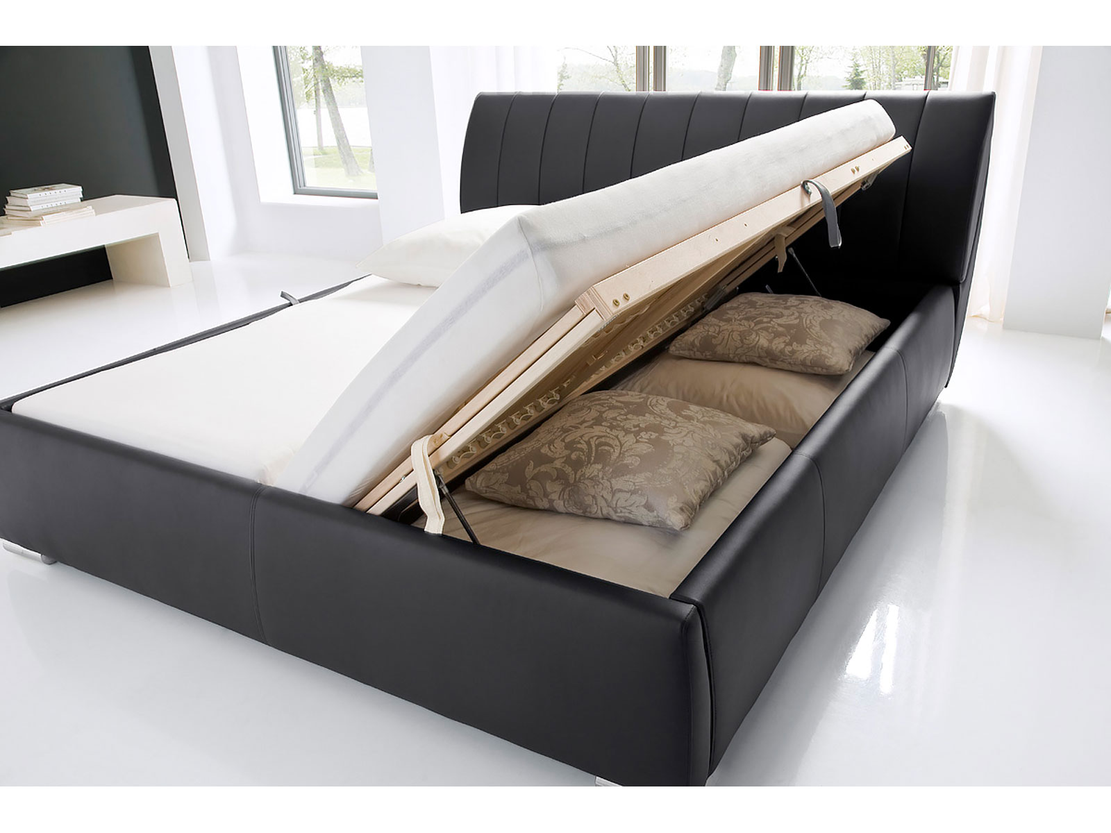 Polsterbett Bern, Kunstleder Schwarz, Detail Bettkasten