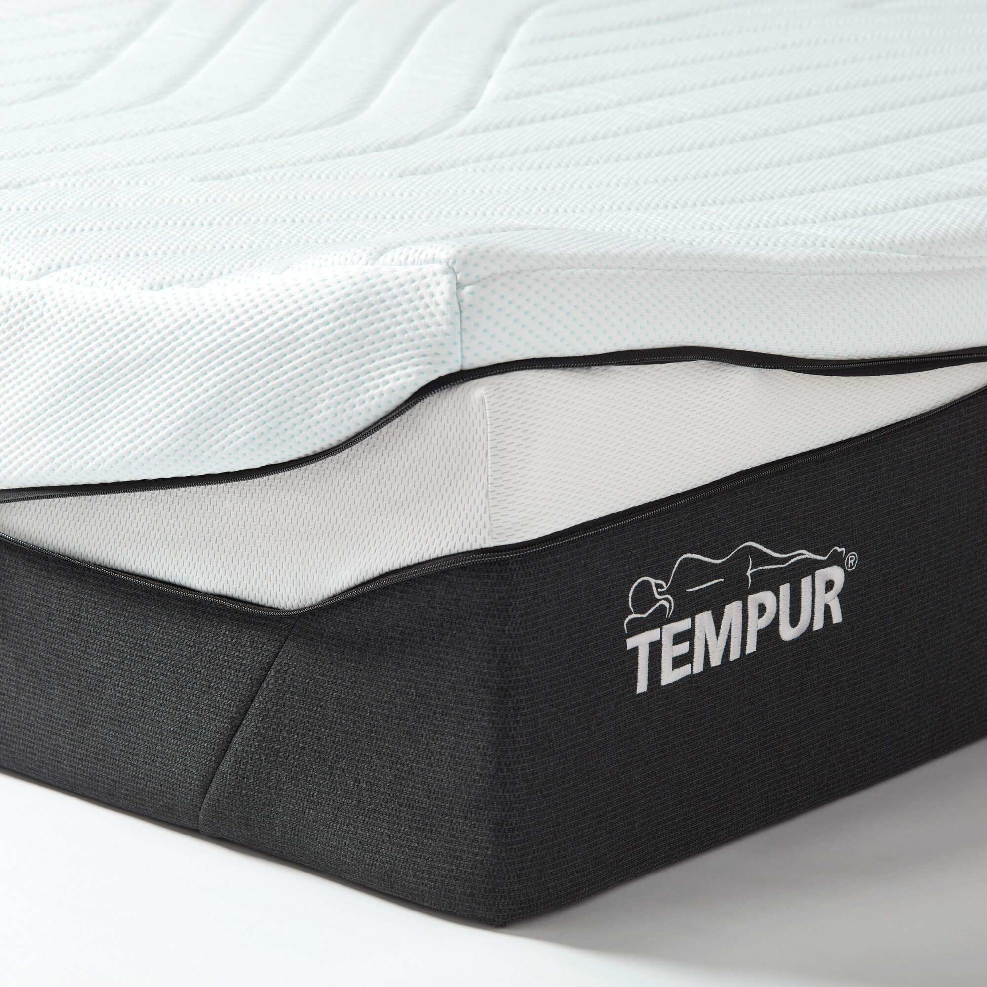 TEMPUR PRO® Plus CoolQuilt Matratze 27 cm | Medium Firm