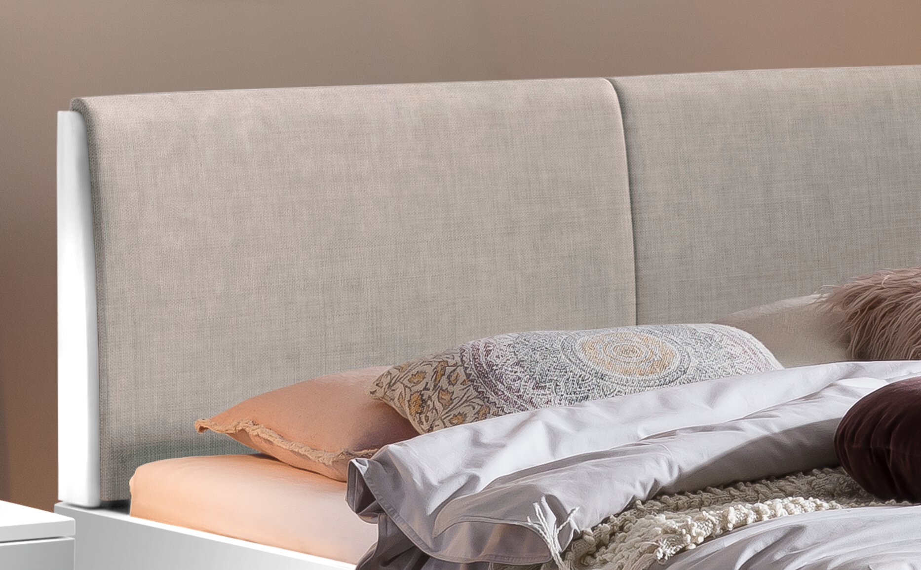 Weiß deckend, lackiert, MDF, Bezug Stoff Pepe grey 335