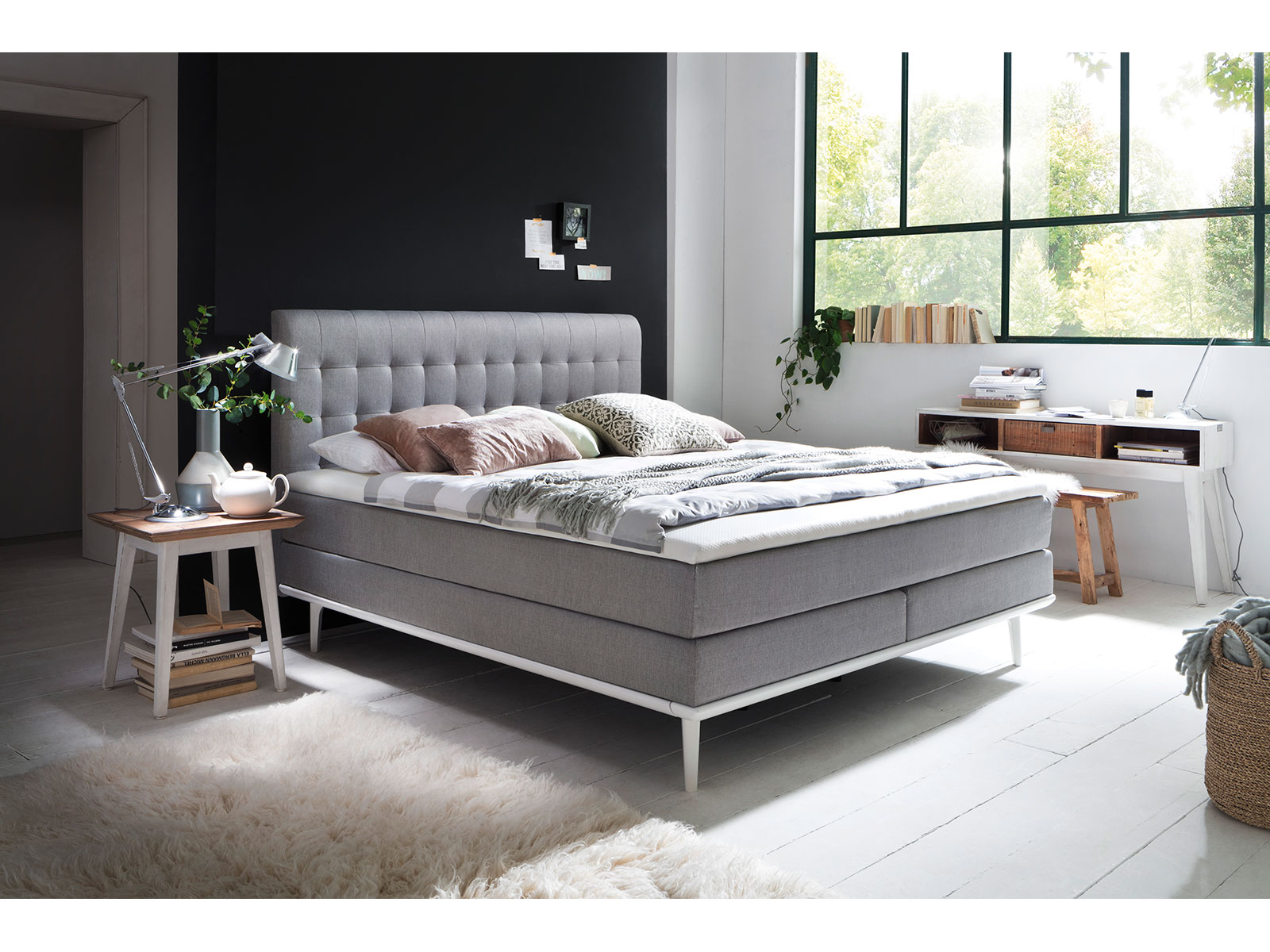 Boxspringbett Massello, Farbe Hellgrau, Holz Weiß lackiert