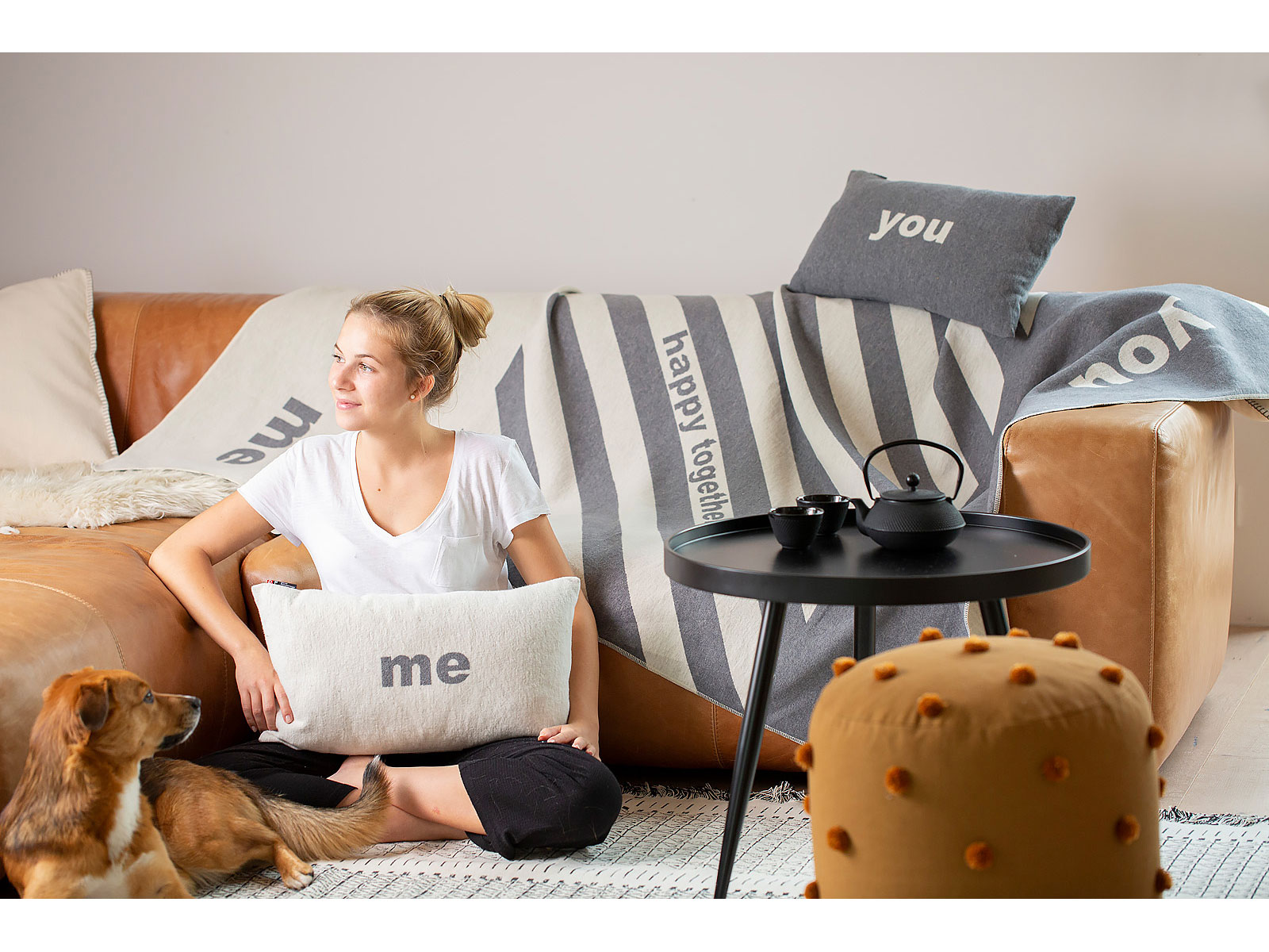 Mit Kissen YOU und Decke ME & YOU