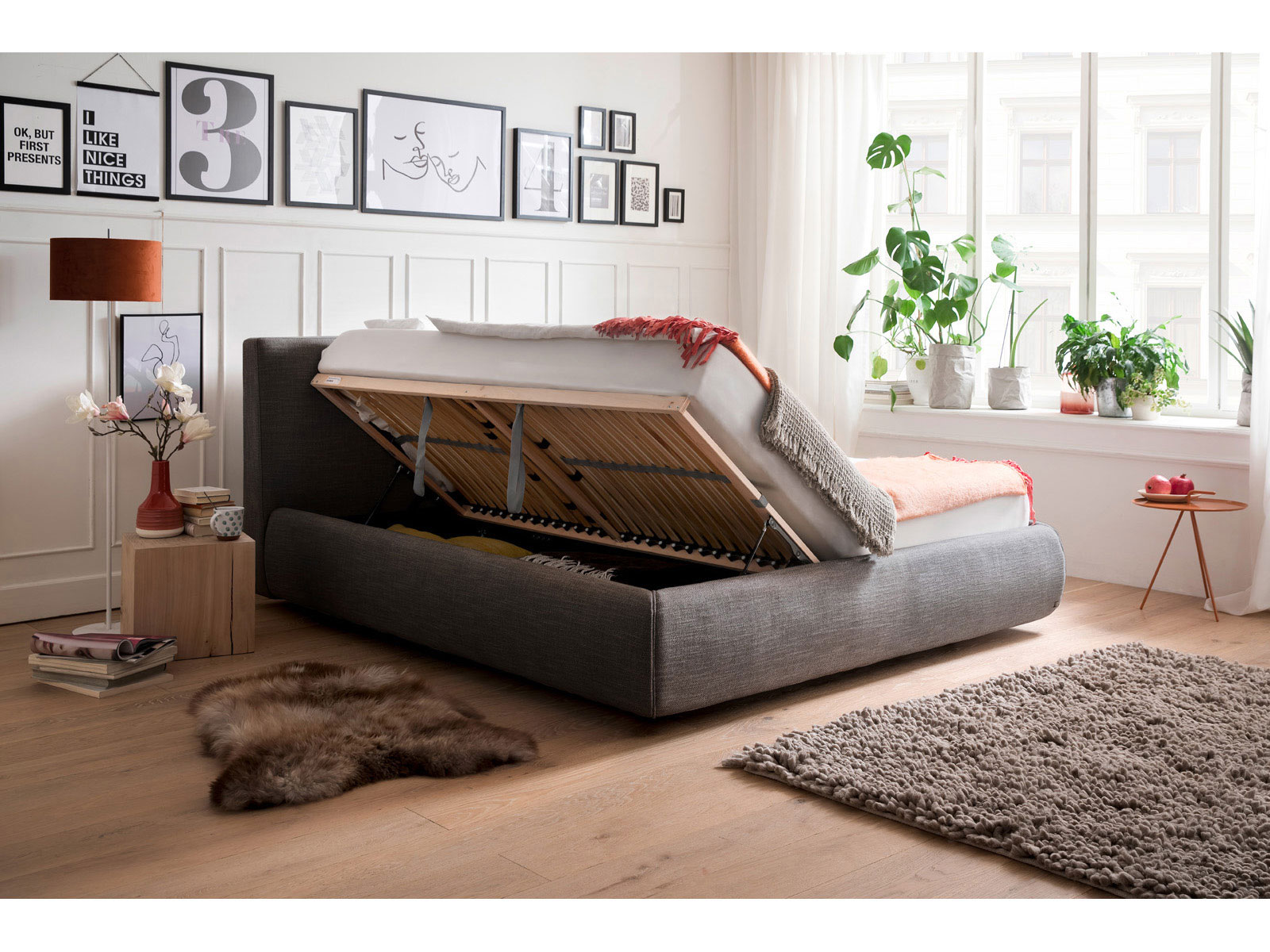 Farbe Anthrazit, mit Bettkasten