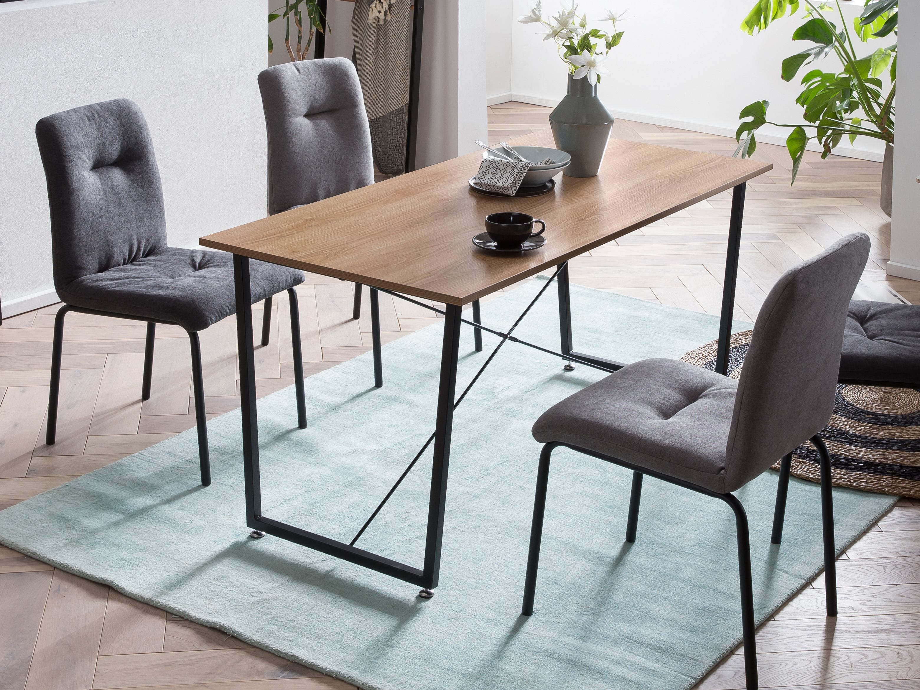 Dunkelgrau und Hellgrau