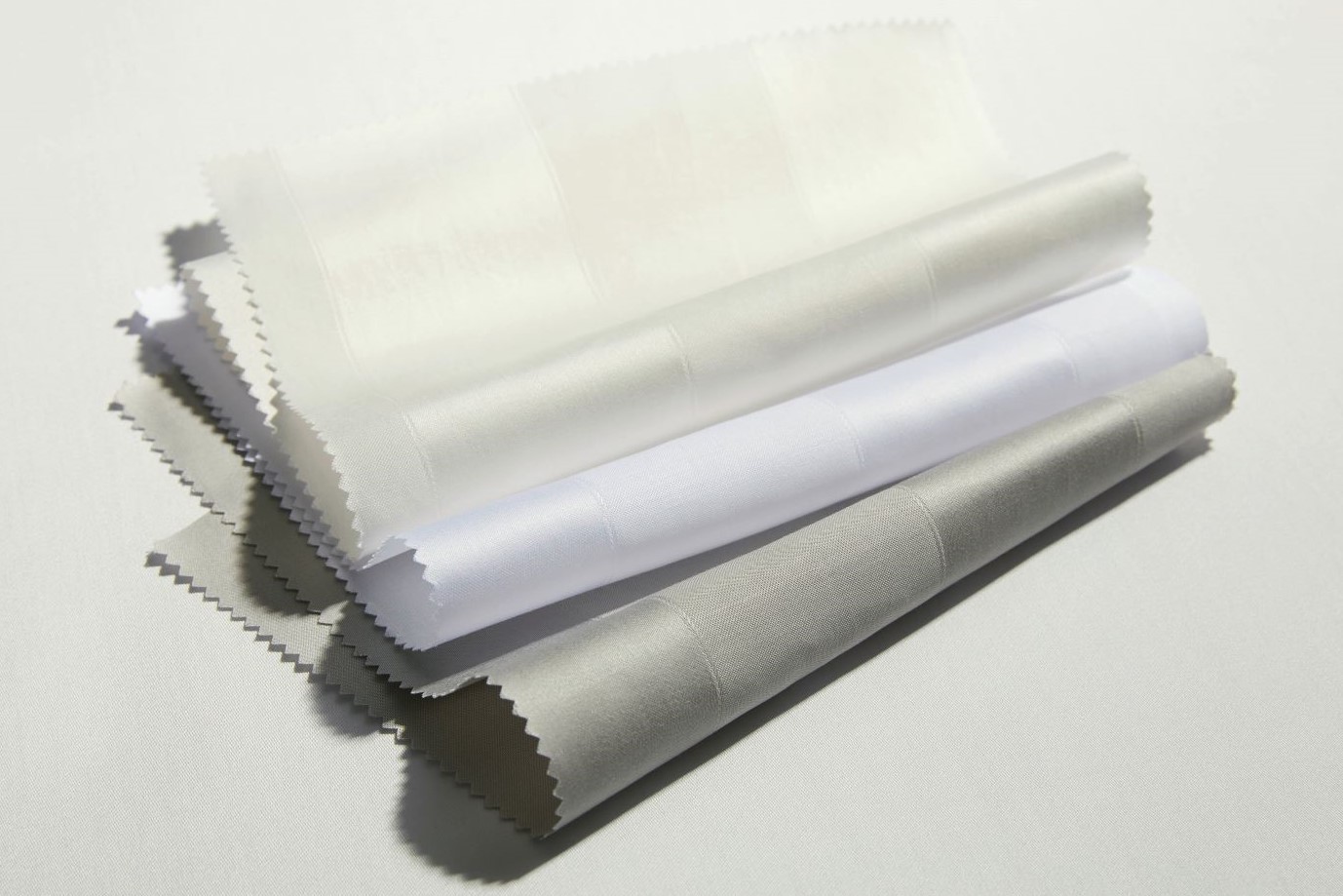 Creme, Silber, Weiß